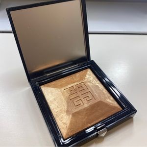 Givenchy highlighter